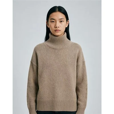 Boxy Camel Turtleneck แคชเมียร์ Feel