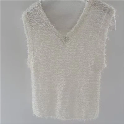 ผู้หญิงเสื้อถักนักออกแบบ